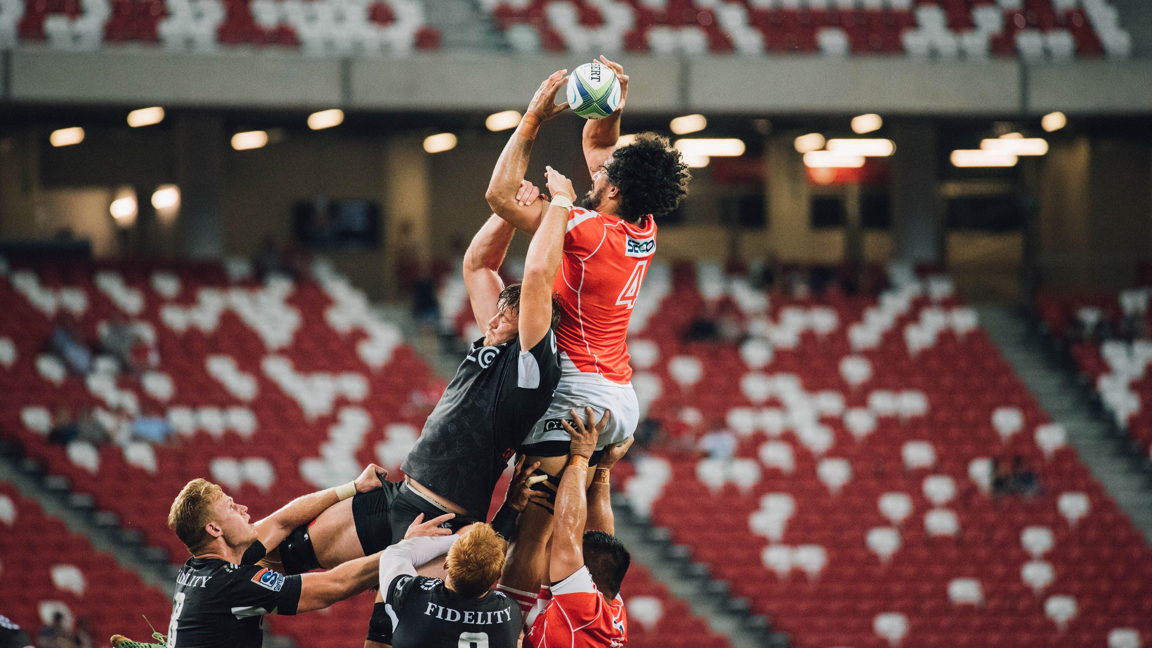 国王无视质疑声浪！詹姆斯社媒护妻引爆全网 Rapper争议言论遭强势回击