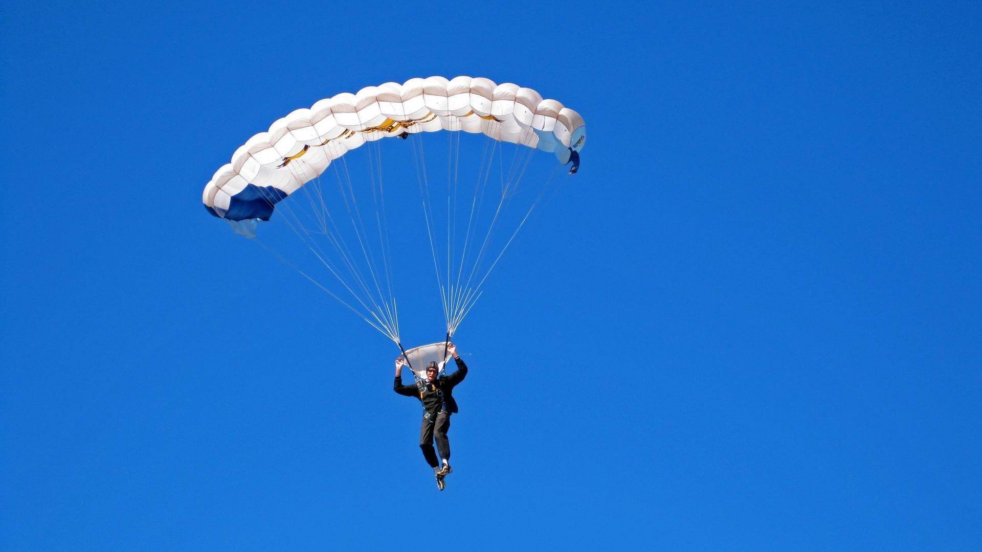表兄弟对决！沃克，我妈给亚历山大的爸爸发了短信 说开战吧